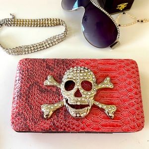 Pink Clutch, New, Reptile Style, silver Skull with rhinestones, perfect!